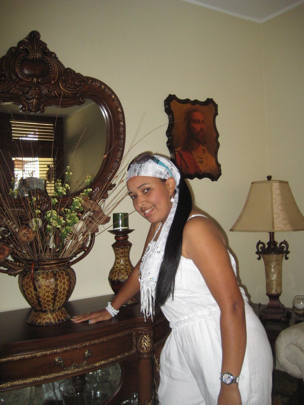 Date this foxy Dominican Republic girl Emma from Santo Domingo DO4600