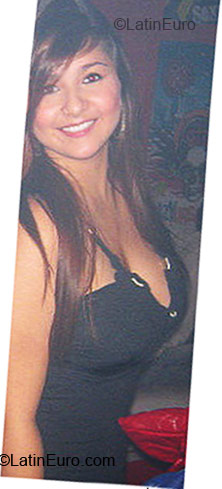 Date this attractive Colombia girl Karen from Cartagena CO4543