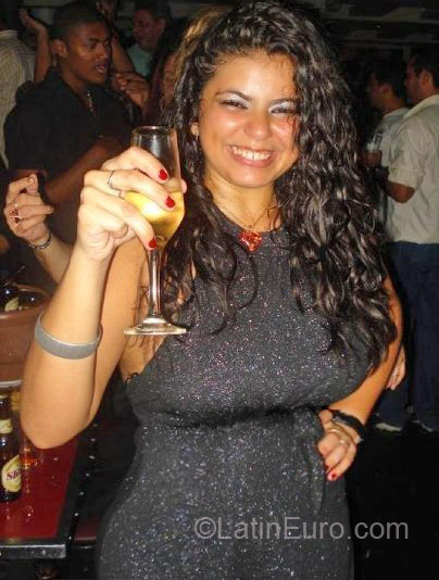 Date this funny Brazil girl Tainaalinne from Rio De Janeiro BR3309