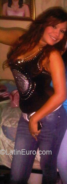Date this tall Dominican Republic girl Pamela from Santiago DO4711