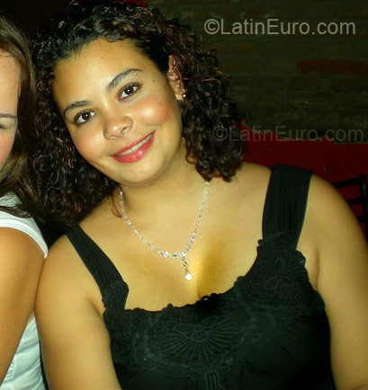 Date this sultry Colombia girl Mariam from Bogota CO4574