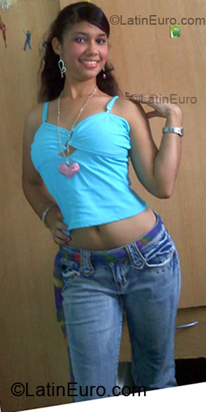 Date this funny Dominican Republic girl Yanelis from Nagua DO4994