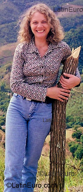 Date this hard body Portugal girl Sandra from Lisbon PT30