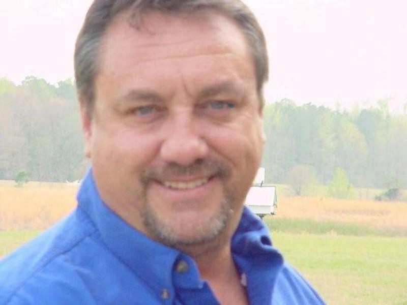Date this voluptuous United States man Bob from Madison US6746