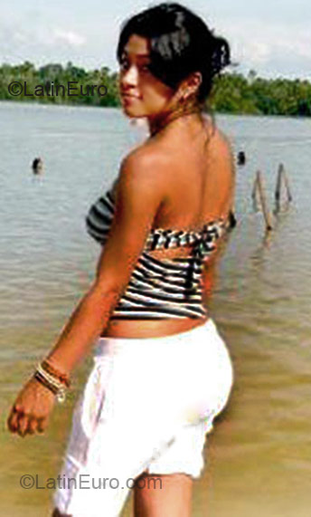 Date this pretty Peru girl Helen from Lima PE297