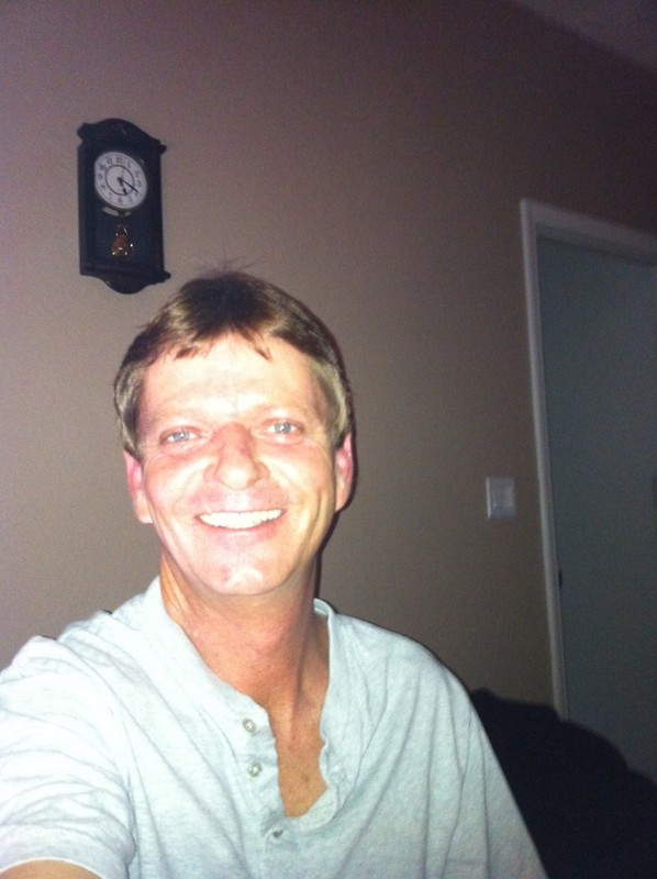 Date this tall United States man Dennis from Miami US6884