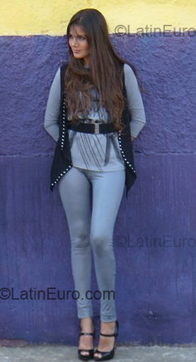 Date this foxy Peru girl Johana from Lima PE303