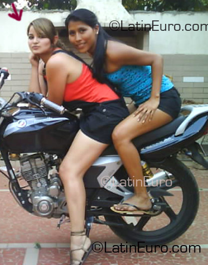 Date this athletic Bolivia girl Yesmin from Santa Cruz PE306