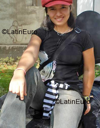 Date this sultry Peru girl Evelyn from Lima PE309