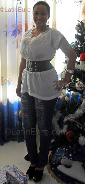 Date this charming Colombia girl Sandra Milena from Cali CO4811