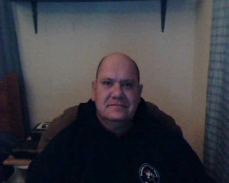 Date this voluptuous United States man Robert from Gardner US7119