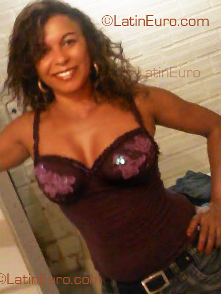 Date this charming Brazil girl Valdenice from Petrolina BR3513