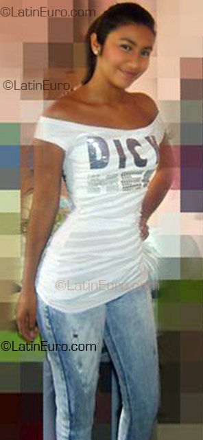Date this gorgeous Colombia girl Angie from Ibague CO4885