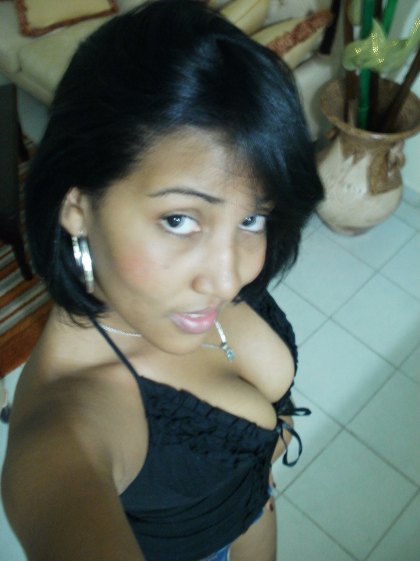 Date this foxy Dominican Republic girl Vanessa from Santo Domingo DO5009