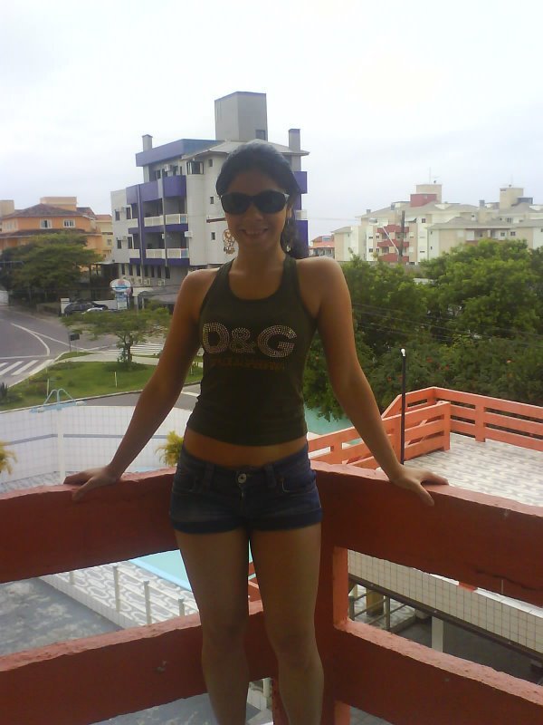 Date this voluptuous Brazil girl Cris25 from Curitiba BR3545