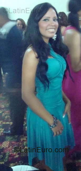 Date this sultry Dominican Republic girl Suleika altagra from Santo Domingo DO5114