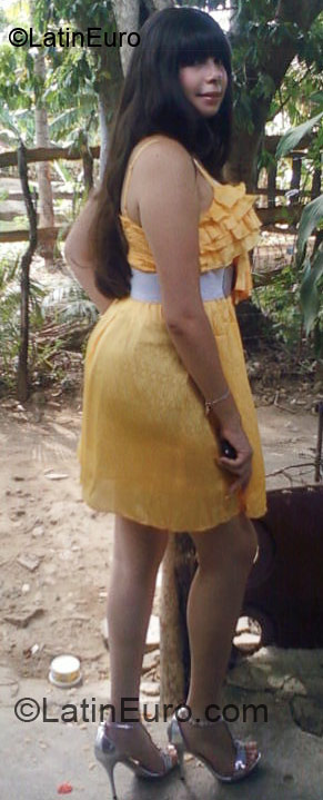 Date this voluptuous Dominican Republic girl Anyi from Santiago DO5129
