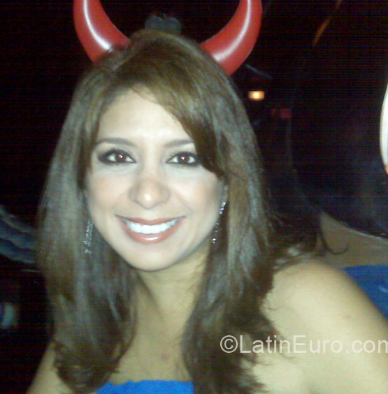 Date this athletic Ecuador girl Berenice from Guayaquil EC30