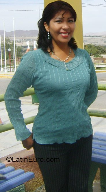 Date this lovely Peru girl Mariesther from Moquegua PE332