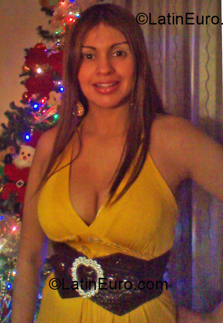 Date this athletic Venezuela girl Roxanna from Caracas VE29