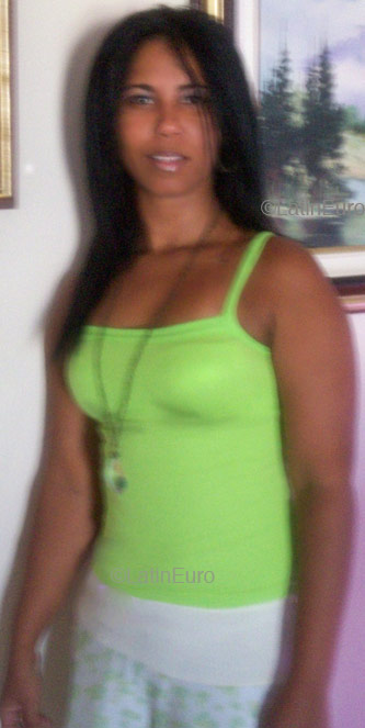 Date this hard body Brazil girl Andreia from Rio De Janeiro BR3628