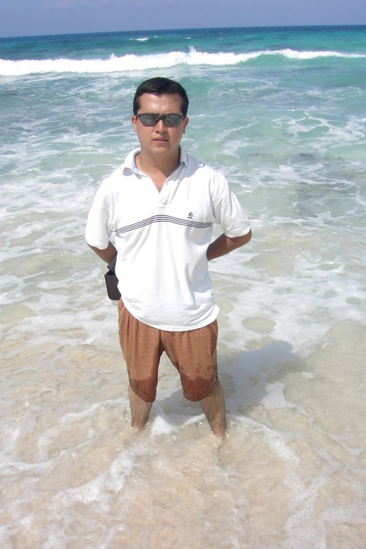 Date this passionate United States man Carlos from Reseda US7548