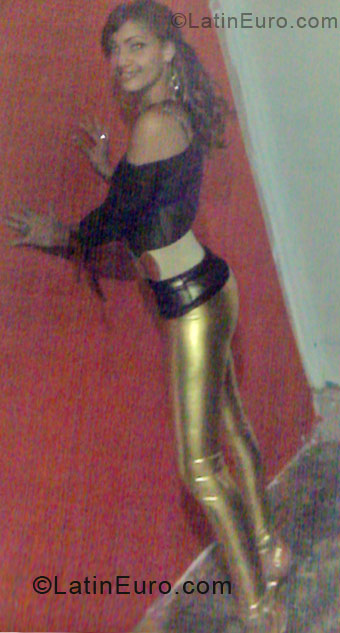 Date this foxy Dominican Republic girl Gaby from Santo Domingo DO5170