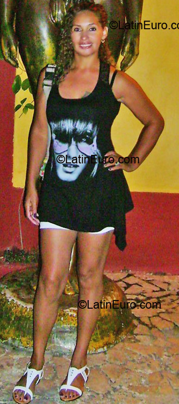 Date this attractive Colombia girl Doris Marlene from Bucaramanga CO5145