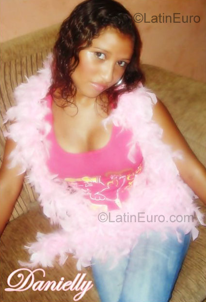 Date this lovely Brazil girl Antonia Daniele from Maracanau BR3678