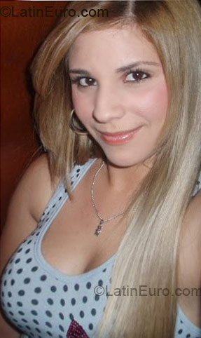 Date this georgeous Brazil girl Nisia from Cambara BR3691
