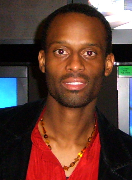 Date this happy United States man R from Los Angeles US7710