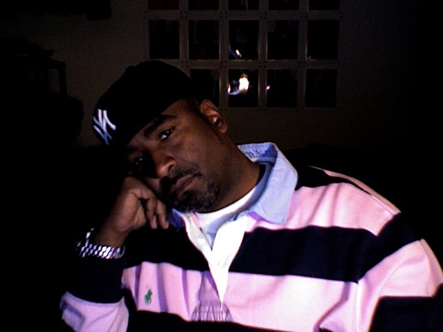 Date this athletic United States man HARLEMS from New York City US7717