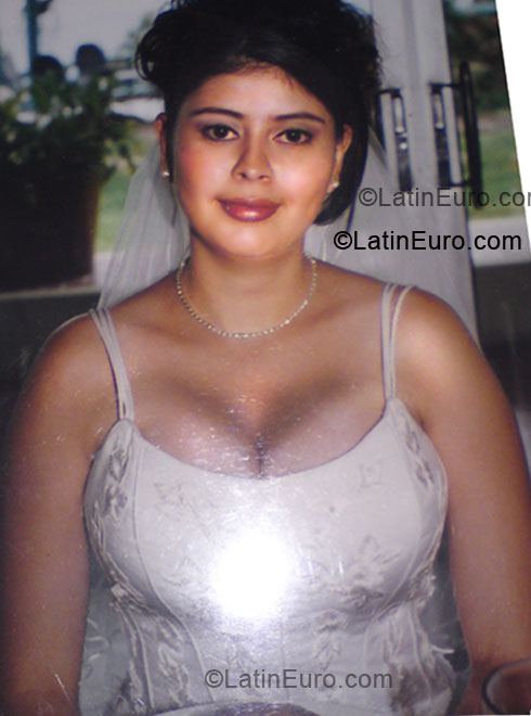 Date this good-looking Honduras girl Blanca from Tegucigalpa HN235