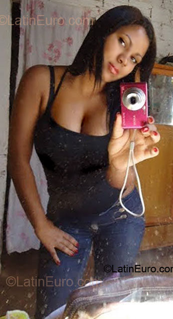 Date this sensual Brazil girl Solange Caroline from Mongagua BR3800