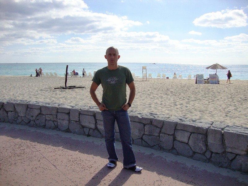 Date this sensual United States man Kiro from Miami US7834