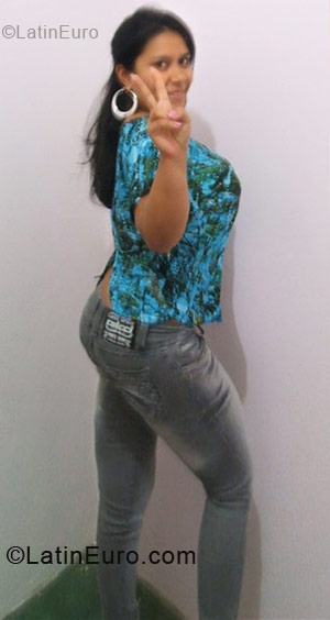 Date this georgeous Brazil girl Cristiane from Marilia BR3880