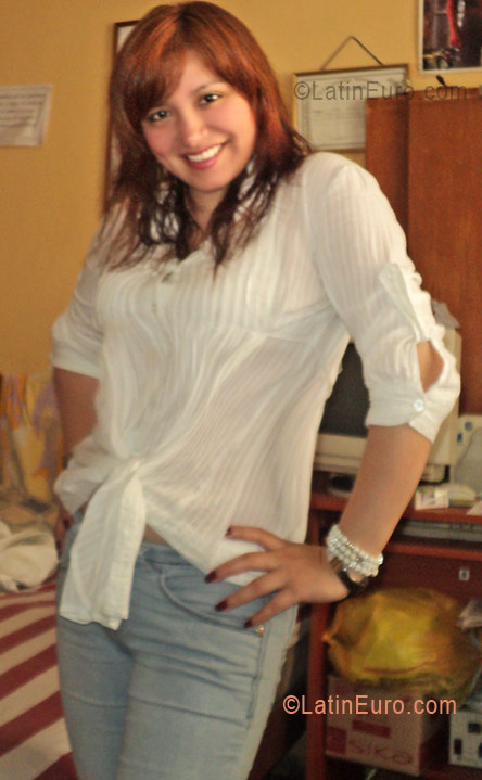 Date this nice looking Peru girl Evelyn from Lima PE373