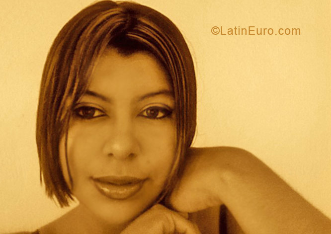 Date this lovely Mexico girl Cristal Del Carmen from Minatitlan MX246