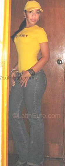 Date this gorgeous Venezuela girl Yulimar from Calabozo VE41
