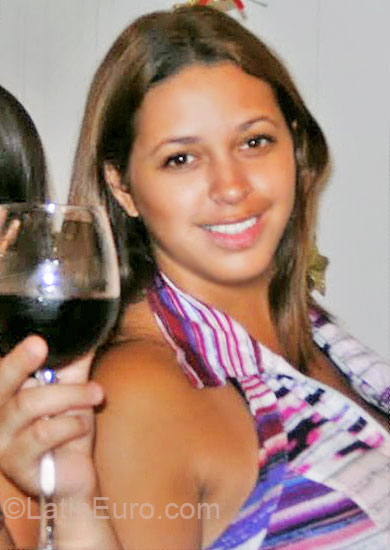 Date this stunning Brazil girl Flavia from  BR4005