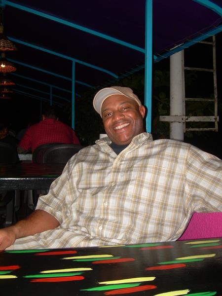 Date this happy United States man Robert from Orlando US8252