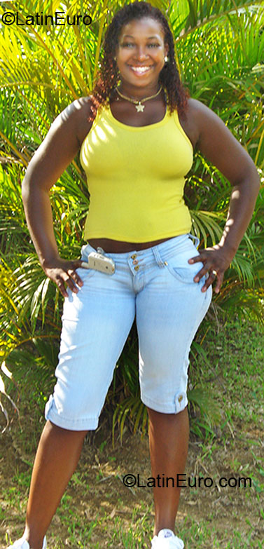 Date this sultry Brazil girl Rejane from Rio De Janeiro BR4040