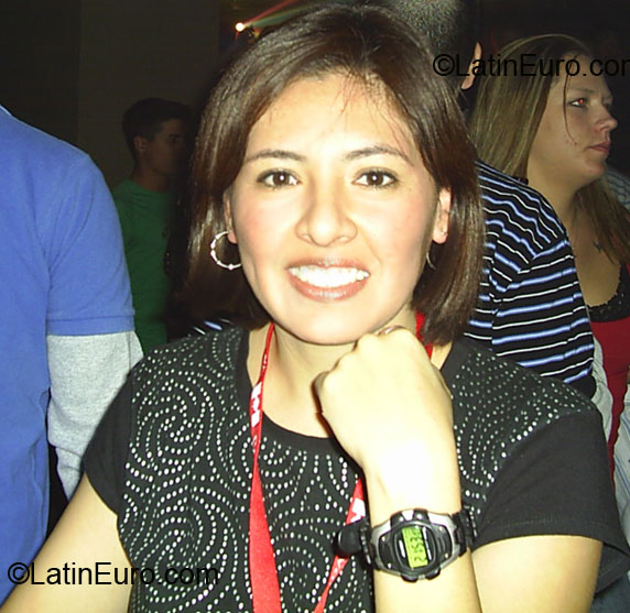 Date this charming Mexico girl Adriana from Puebla MX257