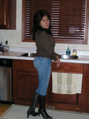 Date this stunning United States girl Cecilia from Phoenix US8346