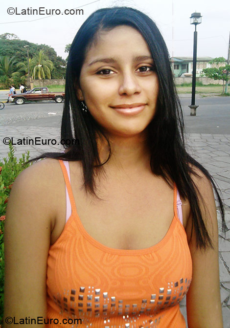 Date this beautiful Honduras girl Mileni from Puerto Cortes HN264