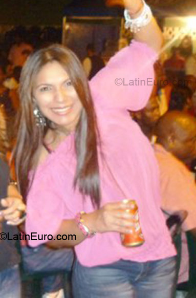 Date this happy Panama girl Adriana from Panama City PA46