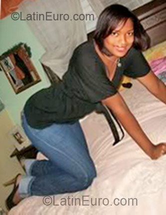 Date this sultry Dominican Republic girl Edilenia from Santo Domingo DO5928