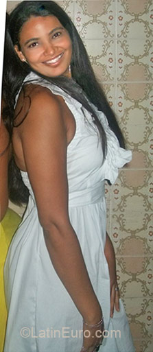 Date this happy Brazil girl Sue from Rio De Janeiro BR4335