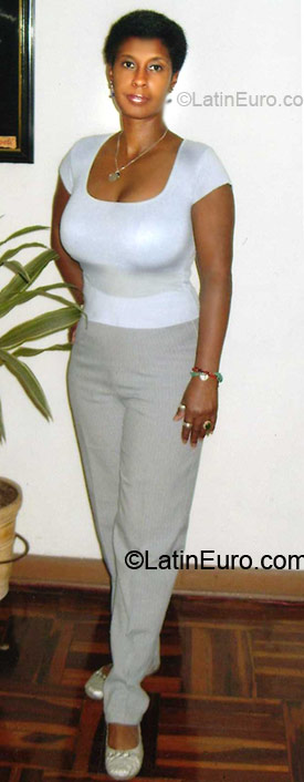 Date this young Peru girl Veronica from Lima PE406