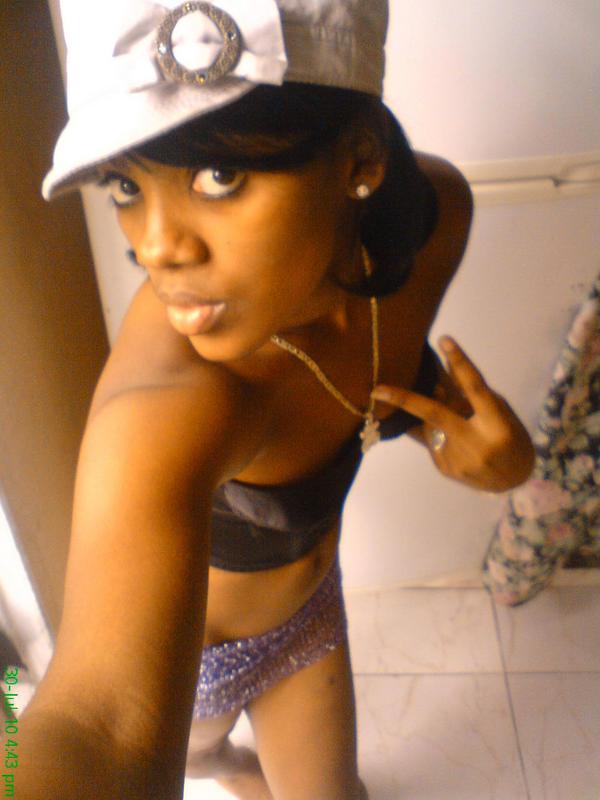 Date this lovely Dominican Republic girl Nicauris from Republica Domonicana DO6003